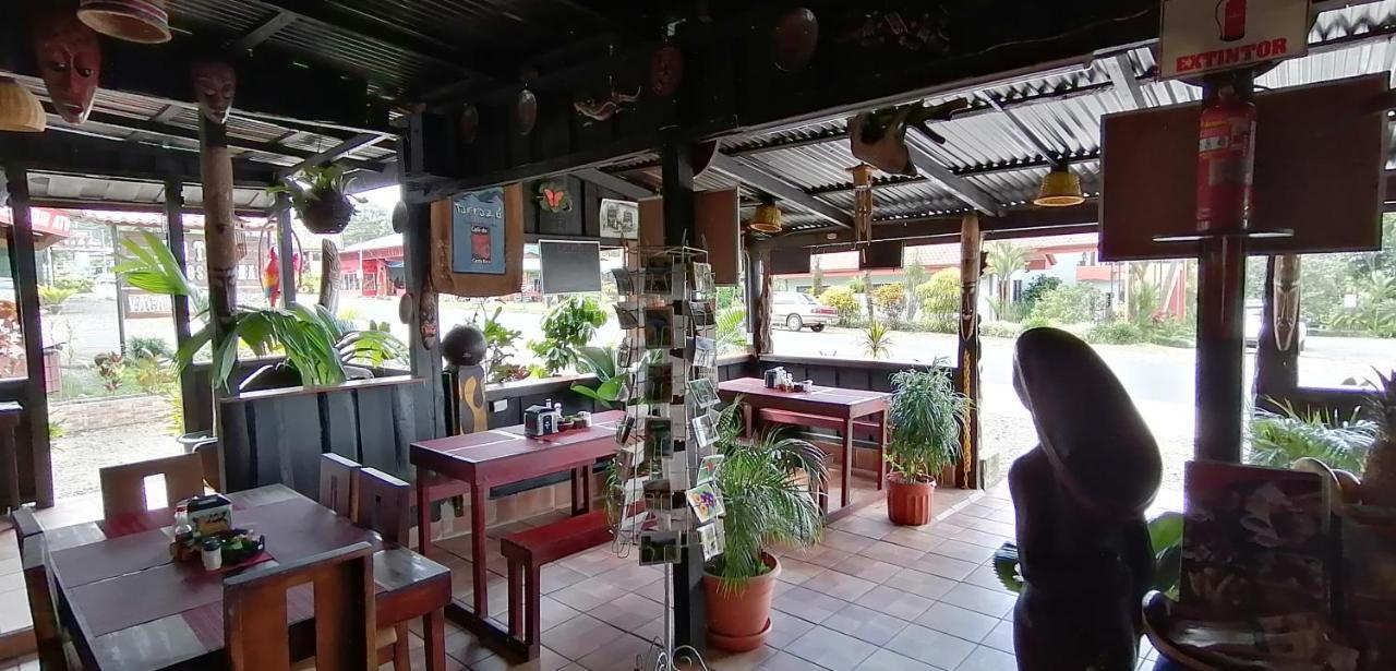 Red Frog Hotel La Fortuna Exterior photo